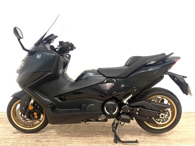 Comprar YAMAHA TMAX 560 TECH MAX (A2) 2022 de segunda mano YAMAHA TMAX 560 TECH MAX (A2) 2022 de segunda mano