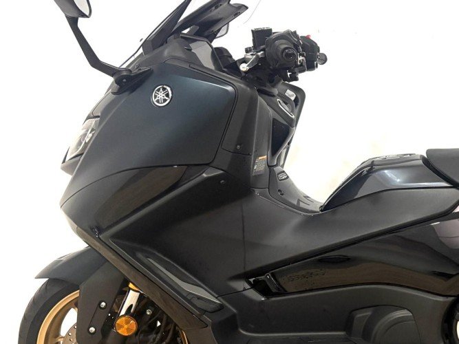 Comprar YAMAHA TMAX 560 TECH MAX (A2) 2022 de segunda mano YAMAHA TMAX 560 TECH MAX (A2) 2022 de segunda mano