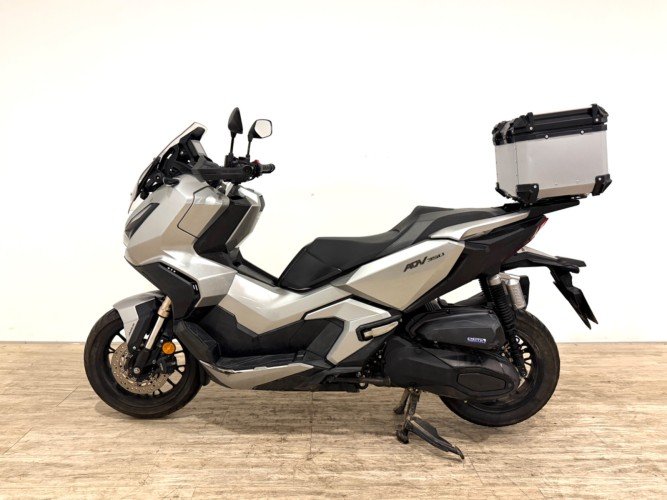 HONDA ADV 350 2023 de segunda mano
