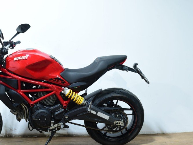 Comprar DUCATI MONSTER 797 (A2) (ESCAPE GPR HOMOLOGADO) 2019 de segunda mano DUCATI MONSTER 797 (A2) (ESCAPE GPR HOMOLOGADO) 2019 de segunda mano