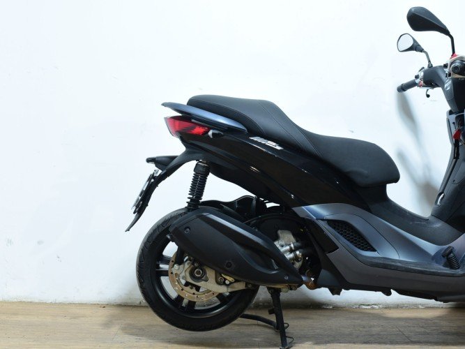 Comprar PIAGGIO MP3 300 HPE 2022 de segunda mano PIAGGIO MP3 300 HPE 2022 de segunda mano