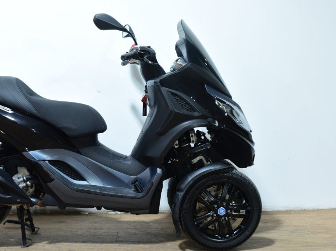 Comprar PIAGGIO MP3 300 HPE 2022 de segunda mano PIAGGIO MP3 300 HPE 2022 de segunda mano
