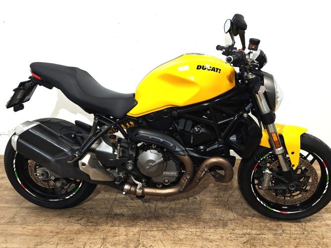 Comprar DUCATI MONSTER 821 2017 de segunda mano DUCATI MONSTER 821 2017 de segunda mano