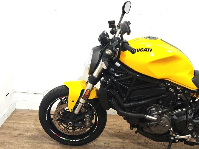 Comprar DUCATI MONSTER 821 2017 de segunda mano DUCATI MONSTER 821 2017 de segunda mano