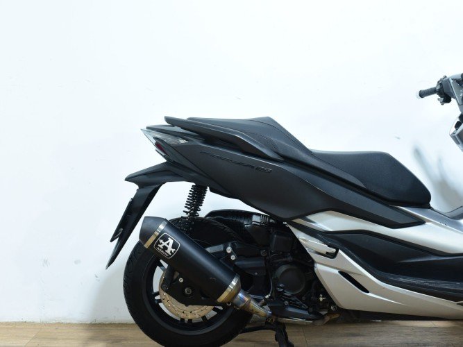 Comprar HONDA FORZA 300 (ESCAPE ARROW HOMOLOGADO) 2019 de segunda mano HONDA FORZA 300 (ESCAPE ARROW HOMOLOGADO) 2019 de segunda mano