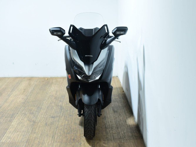 Comprar HONDA FORZA 300 (ESCAPE ARROW HOMOLOGADO) 2019 de segunda mano HONDA FORZA 300 (ESCAPE ARROW HOMOLOGADO) 2019 de segunda mano