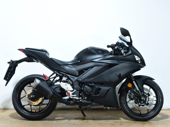 YAMAHA YZF R3 2024 de segunda mano