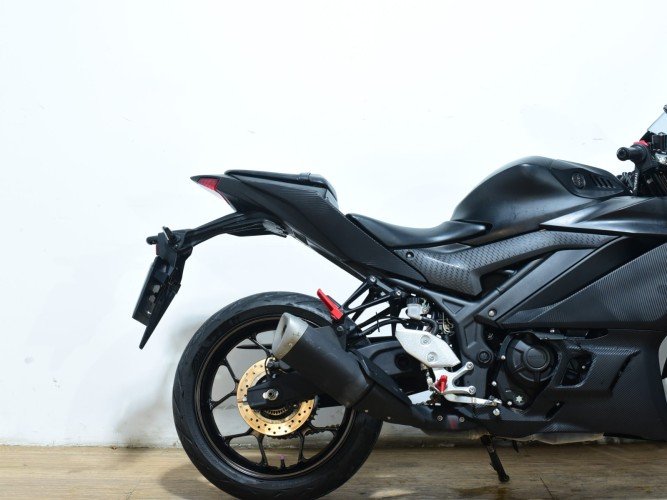 YAMAHA YZF R3 2024 de segunda mano
