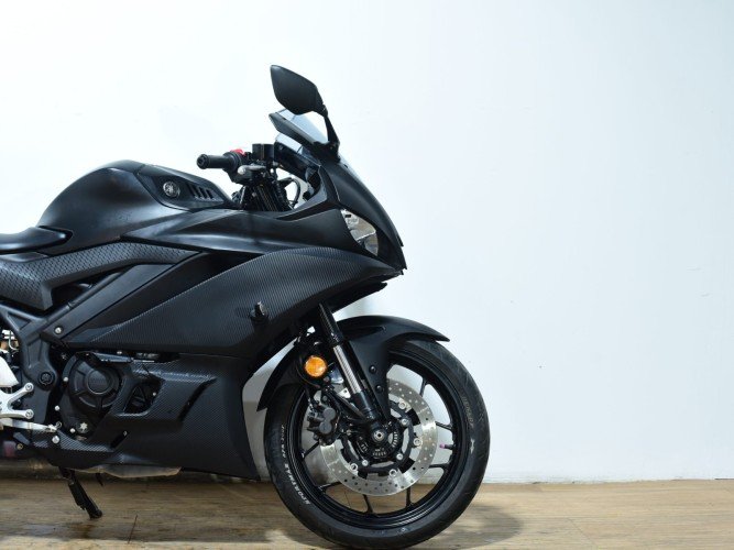 YAMAHA YZF R3 2024 de segunda mano