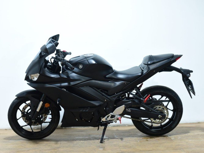 YAMAHA YZF R3 2024 de segunda mano