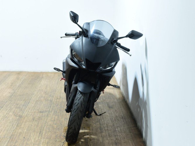YAMAHA YZF R3 2024 de segunda mano