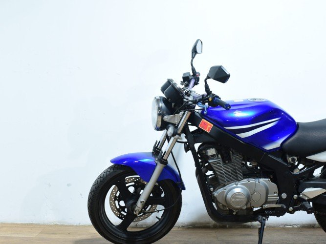 SUZUKI GS 500 2007 de segunda mano