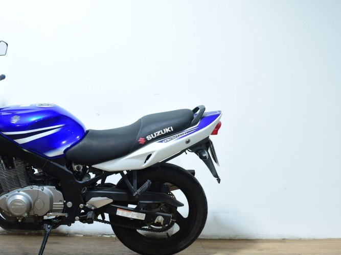 SUZUKI GS 500 2007 de segunda mano