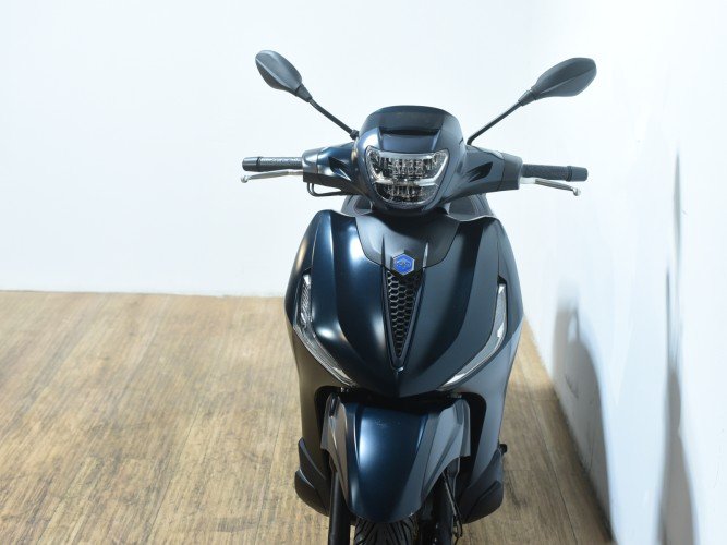 PIAGGIO BEVERLY 400 S 2021 de segunda mano