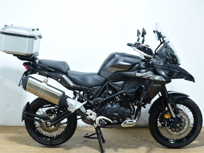 Comprar BENELLI TRK 502 X (TOP CASE) 2023 de segunda mano BENELLI TRK 502 X (TOP CASE) 2023 de segunda mano
