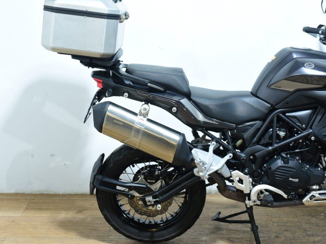 Comprar BENELLI TRK 502 X (TOP CASE) 2023 de segunda mano BENELLI TRK 502 X (TOP CASE) 2023 de segunda mano