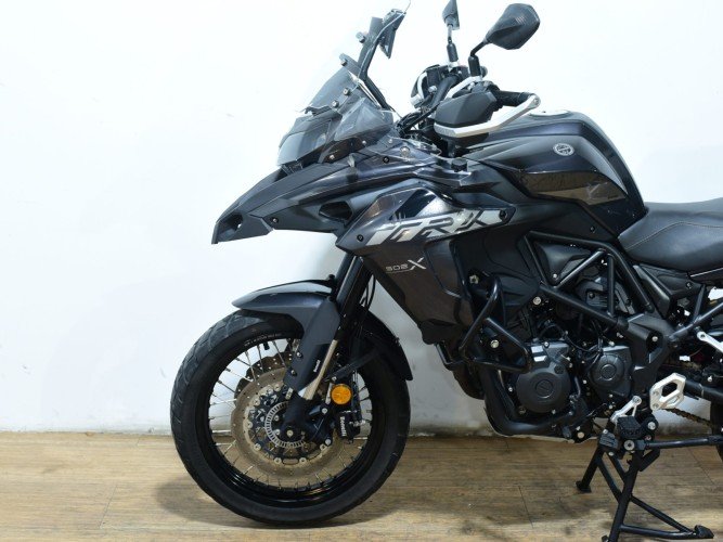 Comprar BENELLI TRK 502 X (TOP CASE) 2023 de segunda mano BENELLI TRK 502 X (TOP CASE) 2023 de segunda mano