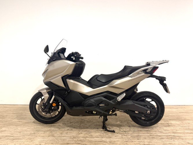 HONDA FORZA 750 2025 de segunda mano