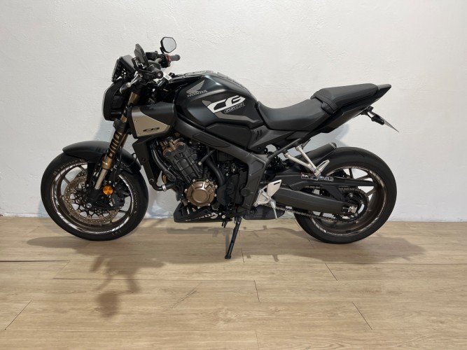 Comprar HONDA CB 650 R (A2) 2024 de segunda mano HONDA CB 650 R (A2) 2024 de segunda mano