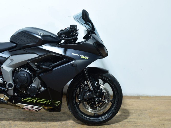 TRIUMPH DAYTONA 660 (QUICKSHIFTER) 2025 de segunda mano