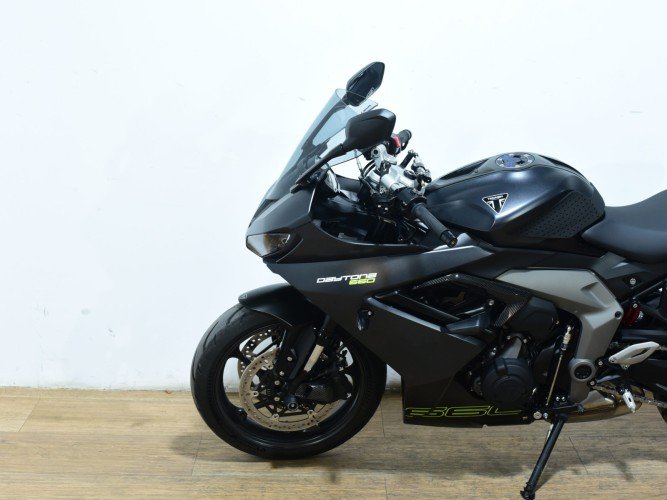 TRIUMPH DAYTONA 660 (QUICKSHIFTER) 2025 de segunda mano