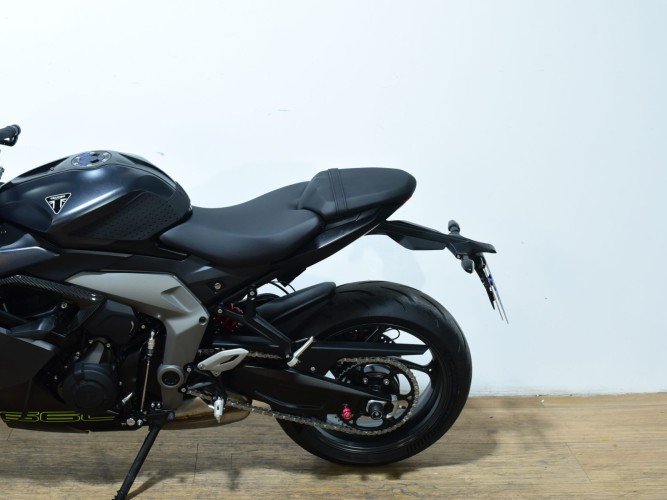 TRIUMPH DAYTONA 660 (QUICKSHIFTER) 2025 de segunda mano