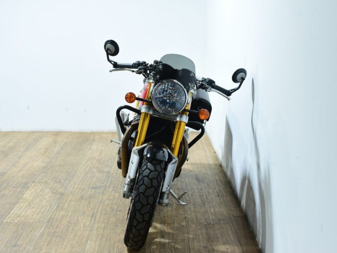 TRIUMPH THRUXTON 1200 R 2016 de segunda mano