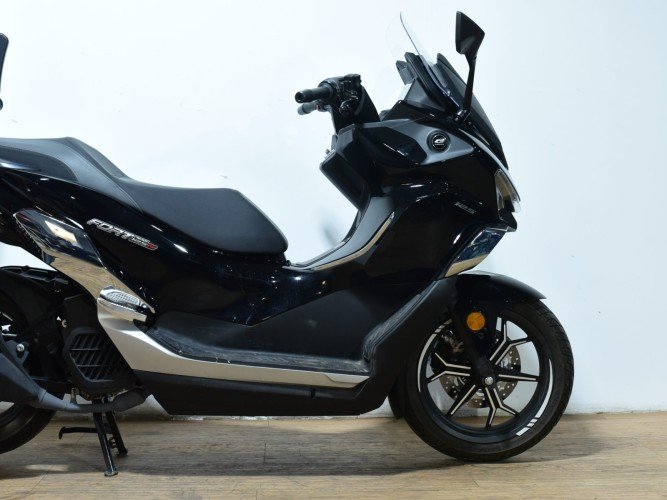 QJMOTOR FORT 125 N (TOP CASE) 2026 de segunda mano