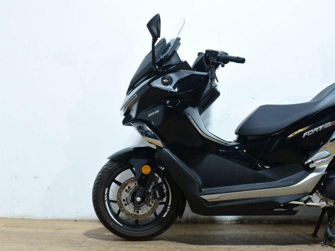 QJMOTOR FORT 125 N (TOP CASE) 2026 de segunda mano