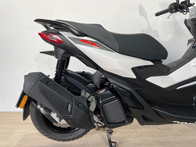 APRILIA SR GT 125 IVA DEDUCIBLE 2026 de segunda mano