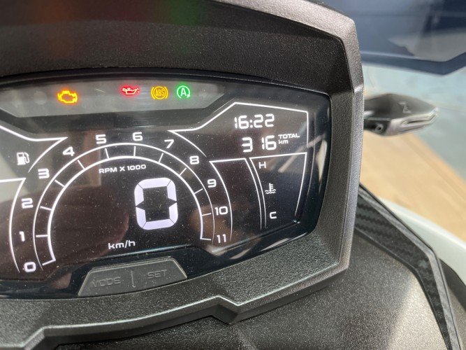 APRILIA SR GT 125 IVA DEDUCIBLE 2026 de segunda mano