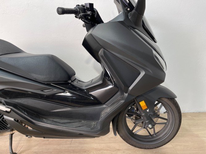 HONDA FORZA 125 IVA DEDUCIBLE 2025 de segunda mano