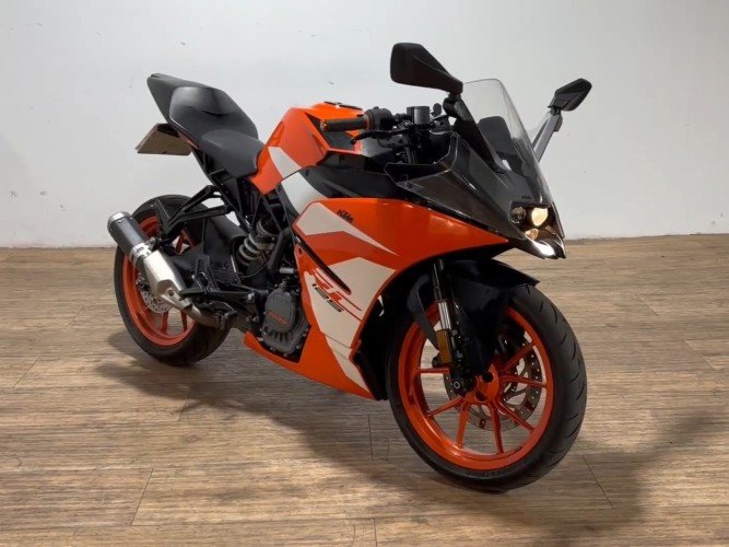 Comprar KTM RC 125 2021 de segunda mano KTM RC 125 2021 de segunda mano
