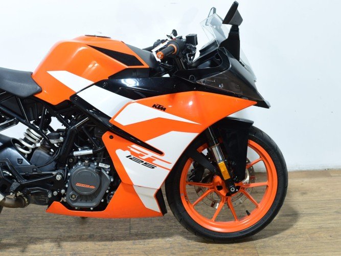 Comprar KTM RC 125 2021 de segunda mano KTM RC 125 2021 de segunda mano