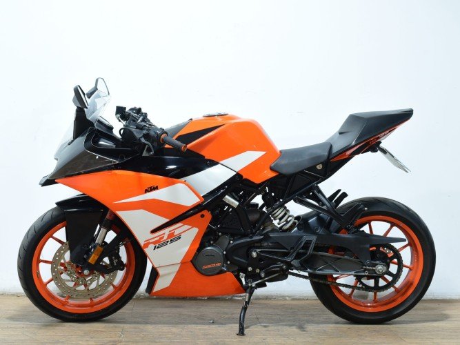 Comprar KTM RC 125 2021 de segunda mano KTM RC 125 2021 de segunda mano