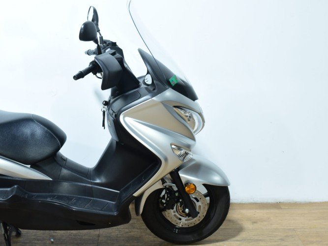 Comprar SUZUKI BURGMAN 125 2018 de segunda mano SUZUKI BURGMAN 125 2018 de segunda mano