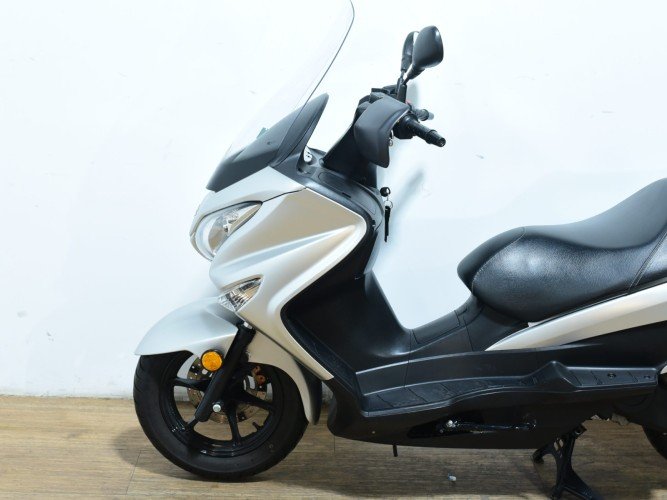 Comprar SUZUKI BURGMAN 125 2018 de segunda mano SUZUKI BURGMAN 125 2018 de segunda mano