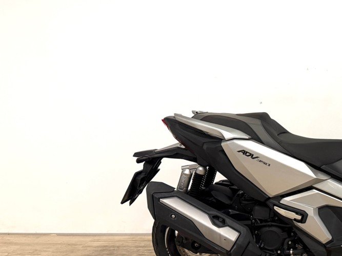 HONDA ADV 350 2022 de segunda mano