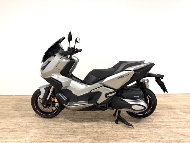 HONDA ADV 350 2022 de segunda mano