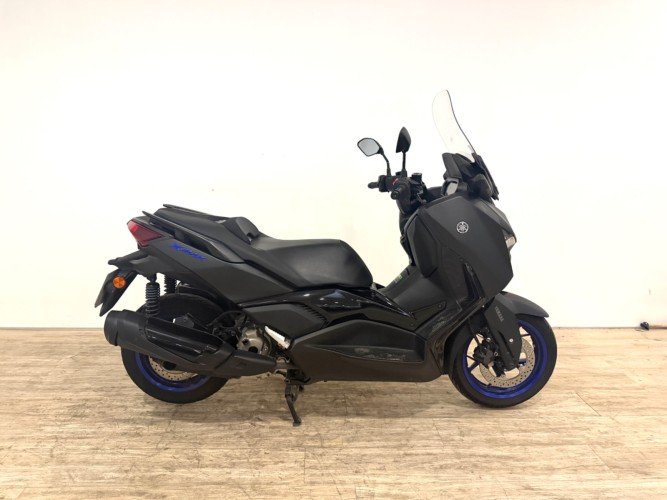 Comprar YAMAHA XMAX 300 (IVA DEDUCIBLE) 2025 de segunda mano YAMAHA XMAX 300 (IVA DEDUCIBLE) 2025 de segunda mano