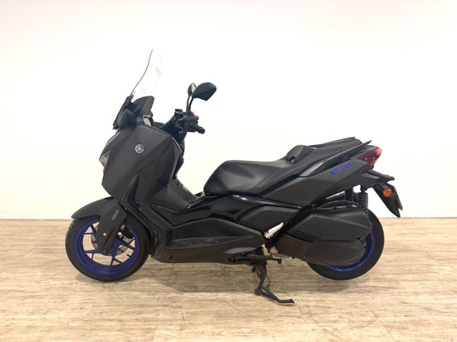 Comprar YAMAHA XMAX 300 (IVA DEDUCIBLE) 2025 de segunda mano YAMAHA XMAX 300 (IVA DEDUCIBLE) 2025 de segunda mano
