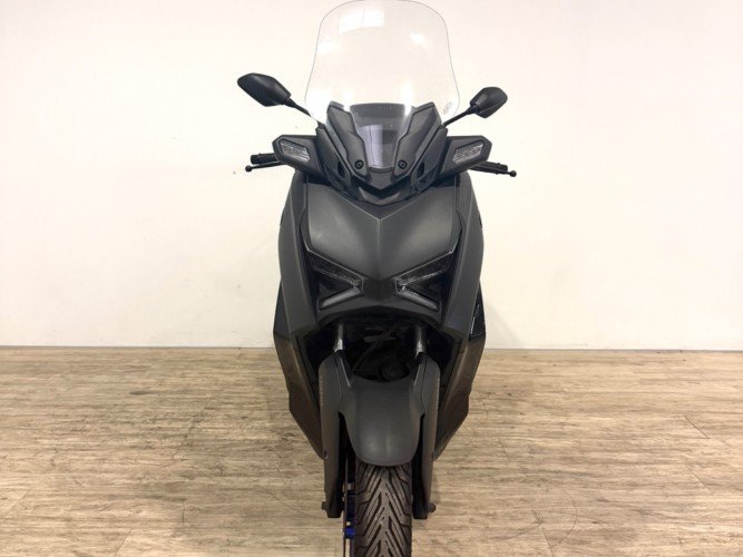 Comprar YAMAHA XMAX 300 (IVA DEDUCIBLE) 2025 de segunda mano YAMAHA XMAX 300 (IVA DEDUCIBLE) 2025 de segunda mano