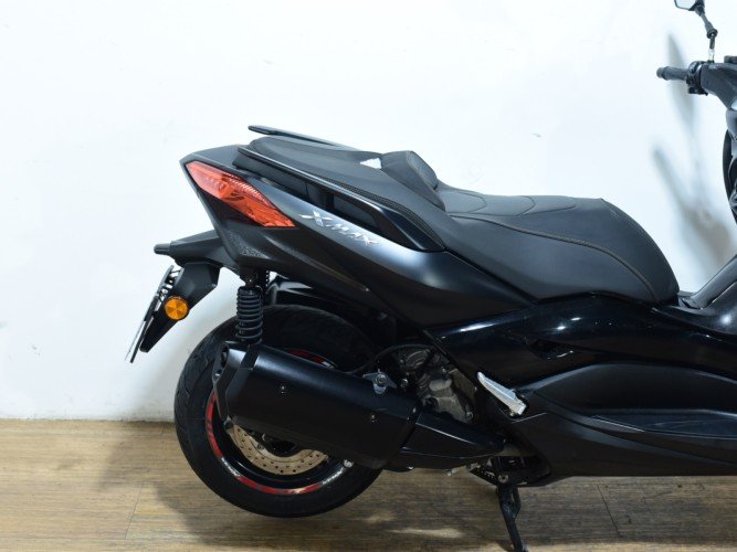 YAMAHA XMAX 300 IRON MAX 2019 de segunda mano