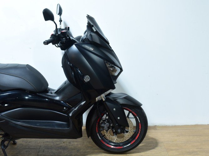 YAMAHA XMAX 300 IRON MAX 2019 de segunda mano