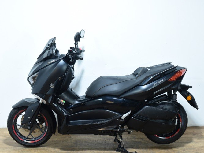 YAMAHA XMAX 300 IRON MAX 2019 de segunda mano