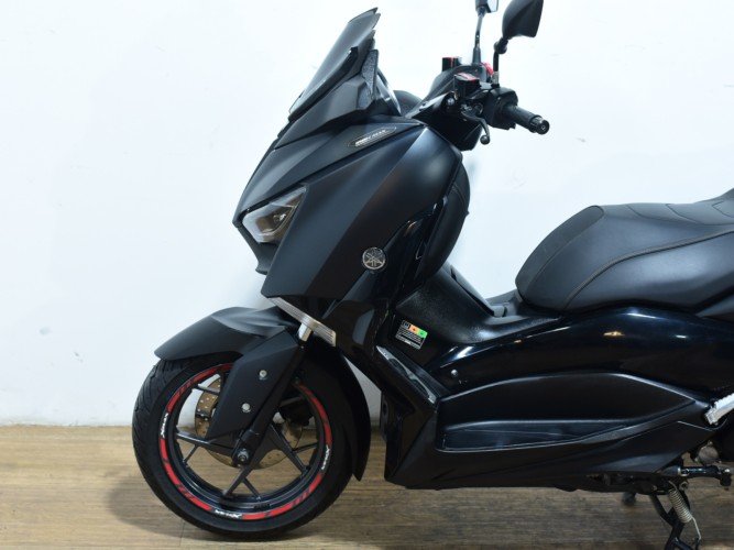 YAMAHA XMAX 300 IRON MAX 2019 de segunda mano