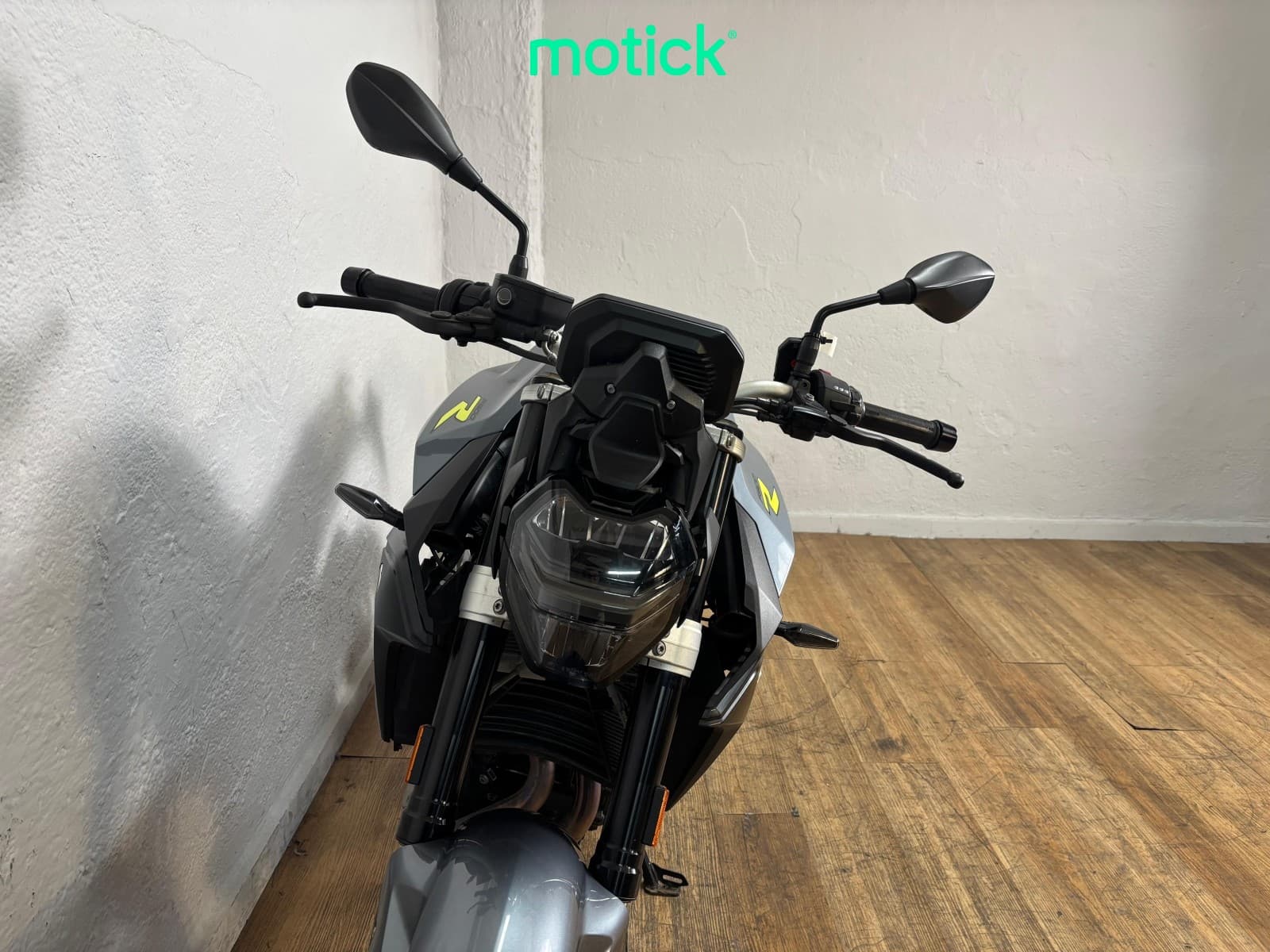 BMW F 900 R (PACK ACTIVE AND COMFORT)