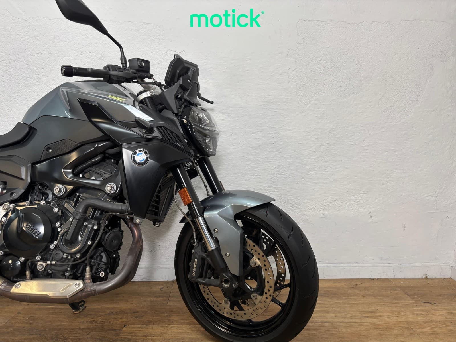 BMW F 900 R (PACK ACTIVE AND COMFORT)