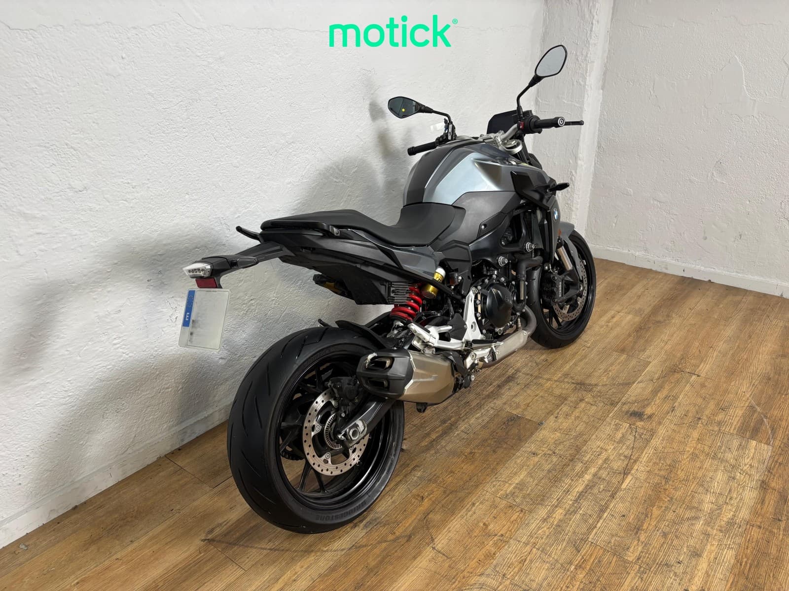 BMW F 900 R (PACK ACTIVE AND COMFORT)