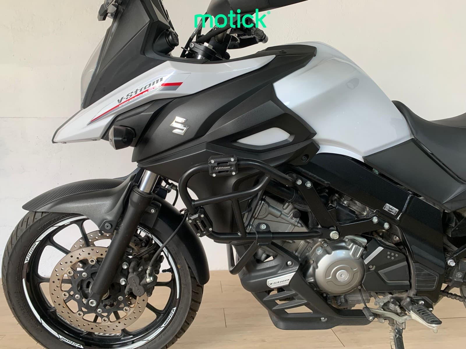 SUZUKI V STROM 650